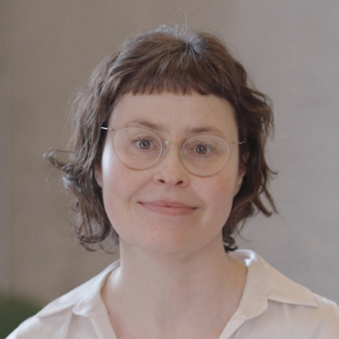 Iris Lemke est psychologue diplômée et naturopathe et fait partie de l'équipe Hormonella